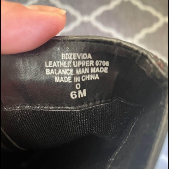 Bandolino Leather Mid High Black Boots - Picture 6 of 6